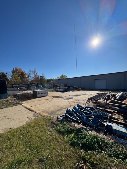 More Photos Of 7045 Stateline Rd, Olive Branch Industrial For Sale