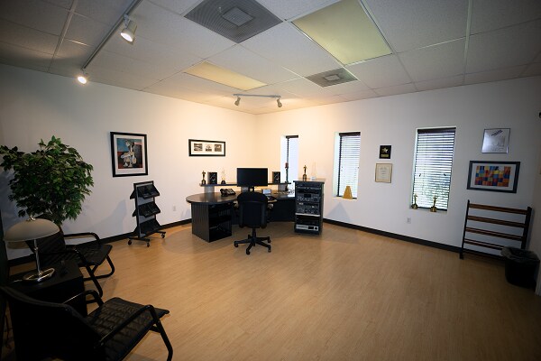 More Photos Of 11370 Brittmoore Park Dr, Houston Light Distribution For Lease