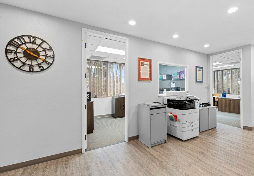 More Photos Of 5095 Murphy Canyon Rd, San Diego Office For Lease
