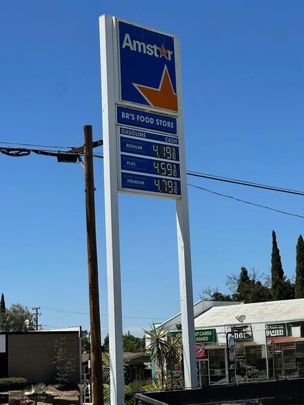 More Photos Of 284 W Olive Ave, Porterville Convenience Store For Sale