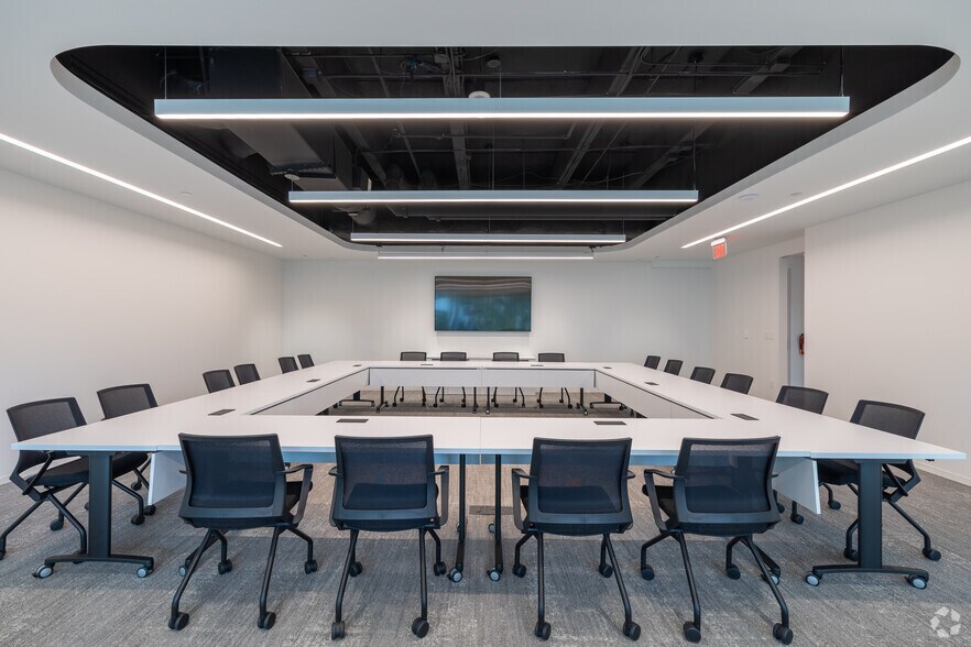 More Photos Of 500 W Cypress Creek Rd, Fort Lauderdale Office For Lease