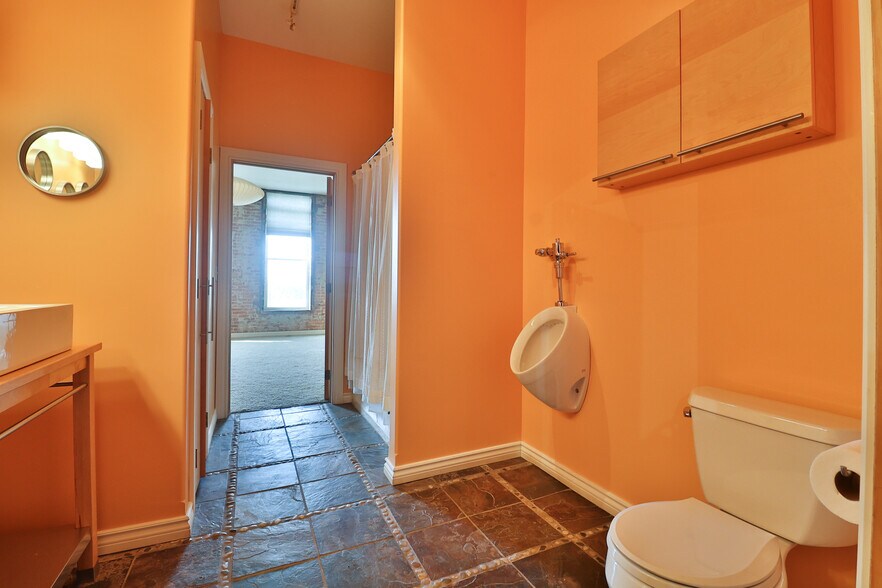 More Photos Of 102-104 W Columbus St, Kenton Office Residential For Sale