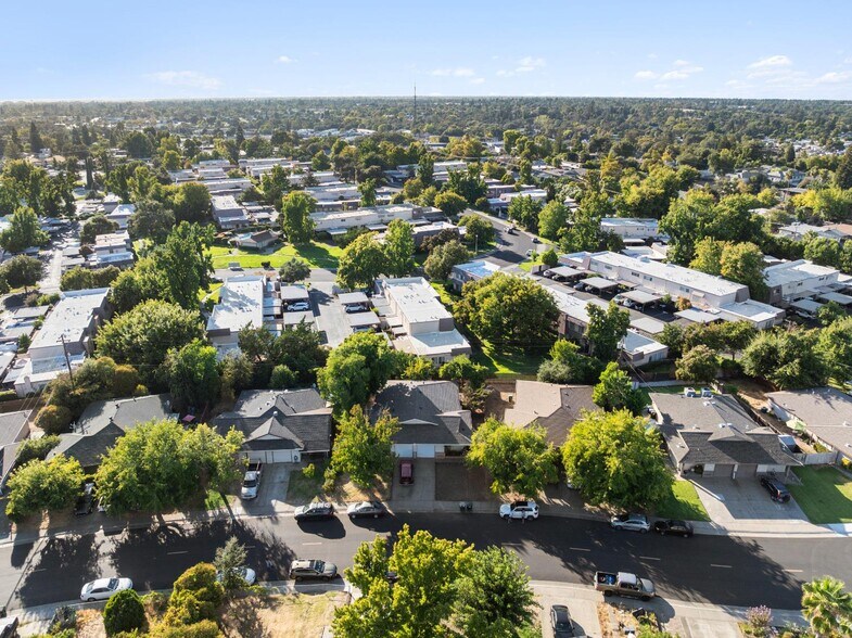 More Photos Of 5743 Woodleigh Dr, Carmichael Multifamily For Sale