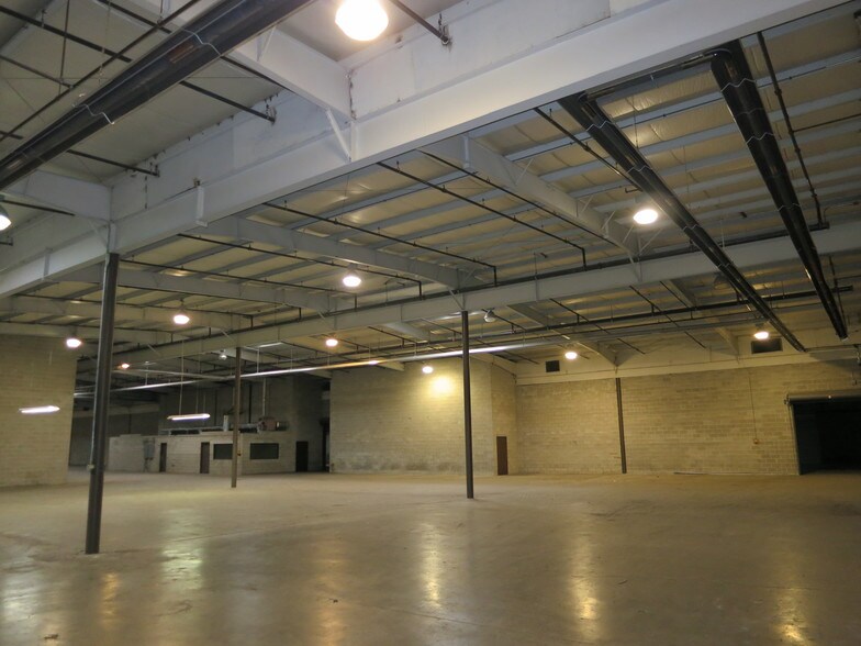 More Photos Of 53 Smith Rd, Middletown Warehouse For Sale