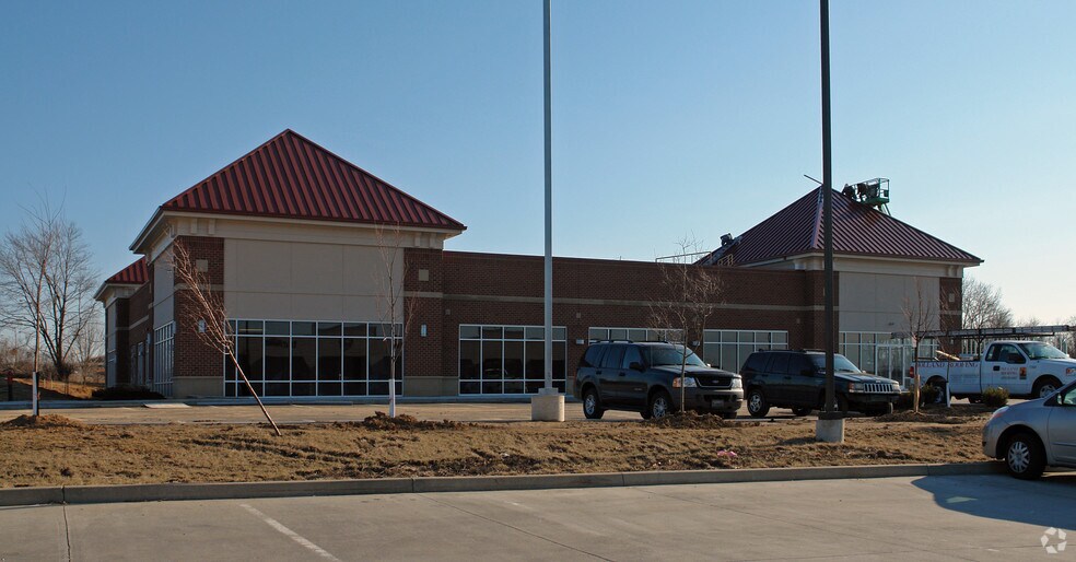 More Photos Of 2151 North Bend Rd, Hebron Freestanding For Lease