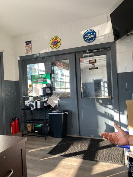 More Photos Of 4412 Route 130, Willingboro Auto Repair For Sale