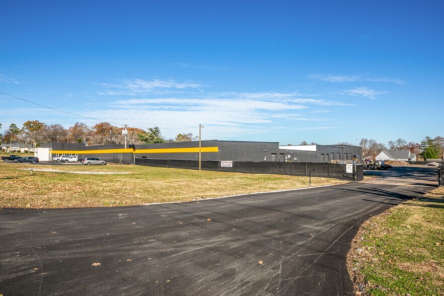 More Photos Of 500 1st Ave, Mount Pleasant Manufacturing For Lease