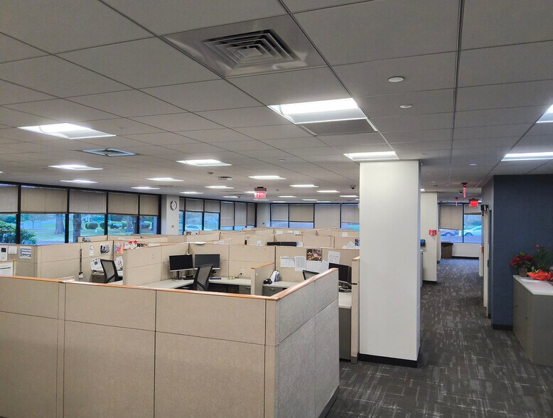 More Photos Of 200 Great Pond Dr, Windsor Office For Lease