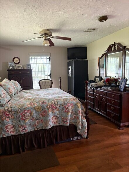 More Photos Of 11921 N L St, La Porte Warehouse For Sale