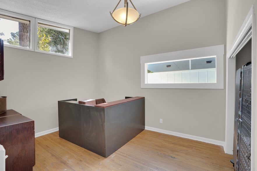 More Photos Of 128 Latonea Dr, Columbia Office Residential For Sale