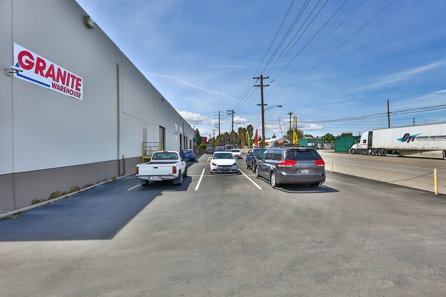 More Photos Of 590 Martin Ave, Santa Clara Warehouse For Lease