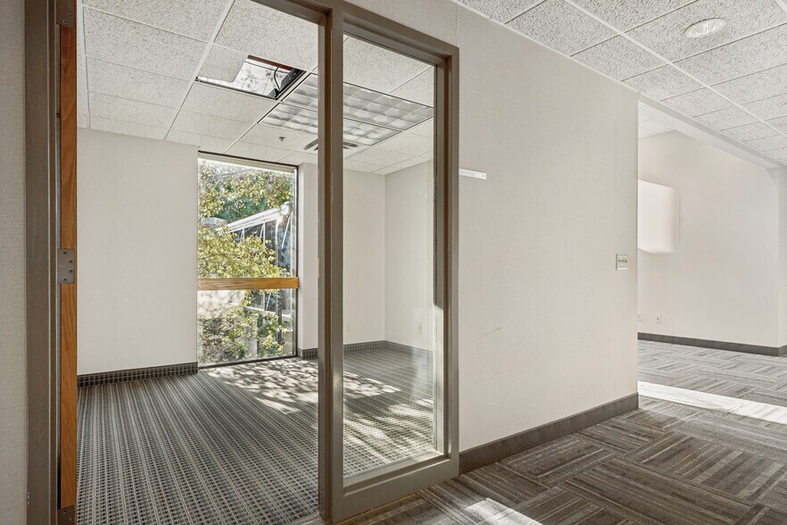 More Photos Of 1800 Pioneer Creek Ctr, Maple Plain Office For Lease