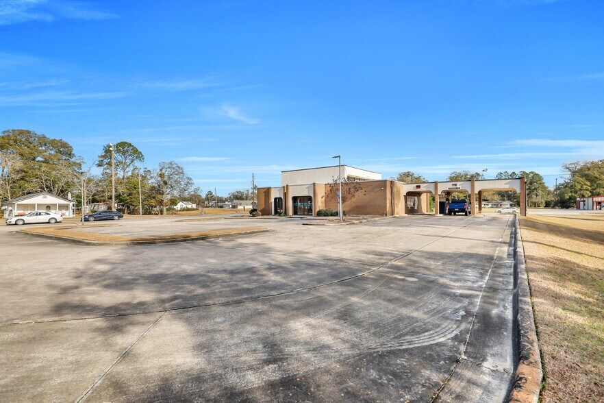 More Photos Of 176 S Main St, Reidsville Freestanding For Sale