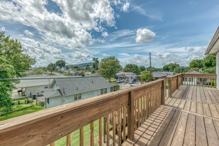 More Photos Of 1300 Holyoke St, Kingsport Apartments For Sale