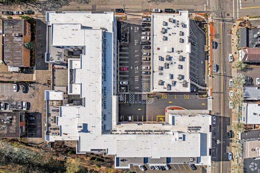 More Photos Of 619 N Maple Ave, Ho-Ho-Kus Apartments For Lease