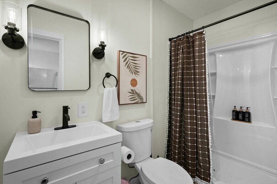 More Photos Of 101 Pennsylvania Ave, Binghamton Apartments For Sale