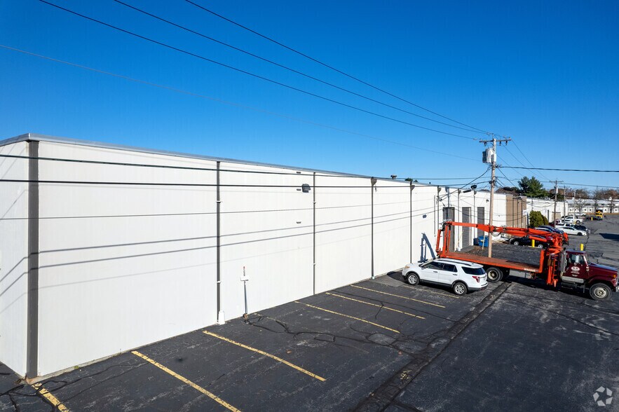 More Photos Of 36 Sword St, Auburn Warehouse For Lease
