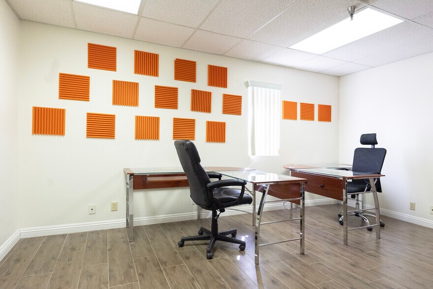 More Photos Of 5430 W Sahara Ave, Las Vegas Office For Lease