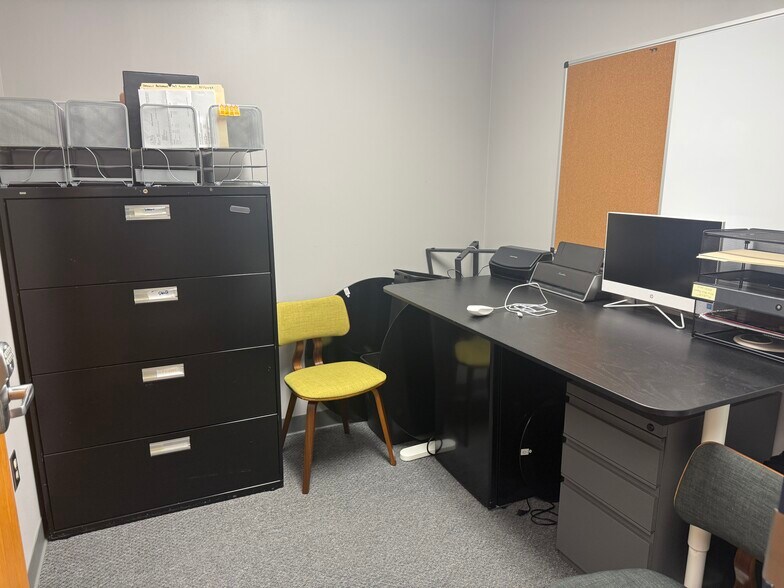 More Photos Of 1829 New Holland Rd, Reading Office For Sale
