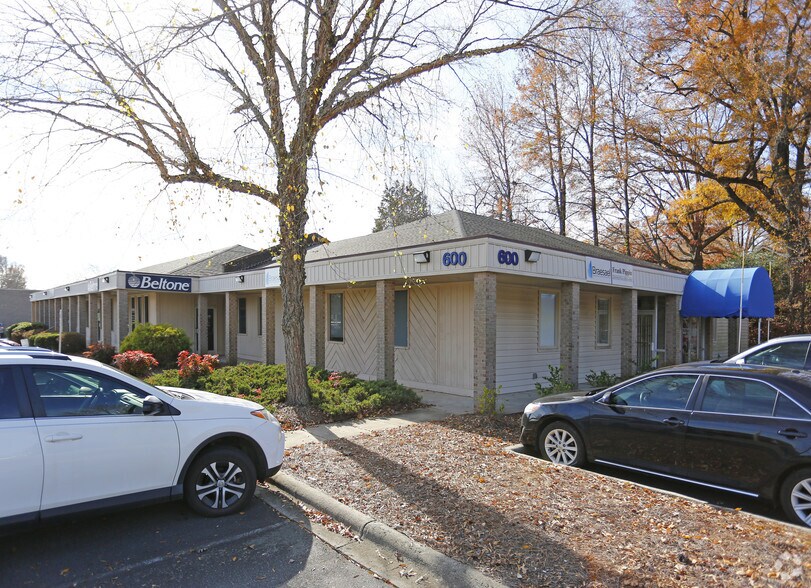 More Photos Of 600 Matthews Mint Hill Rd, Matthews Office For Lease