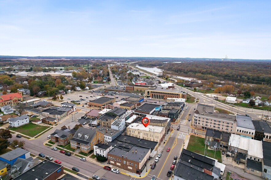 More Photos Of 307-309 Dewitt St, Portage Restaurant For Sale