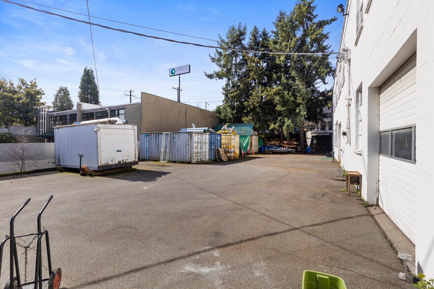More Photos Of 1128 Poplar Pl S, Seattle Warehouse For Lease