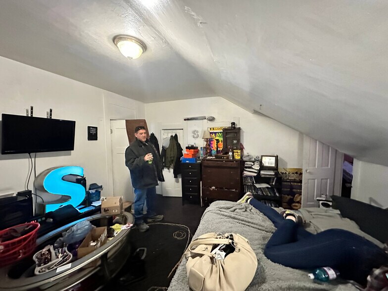 More Photos Of 1831 N C St, Elwood Apartments For Sale