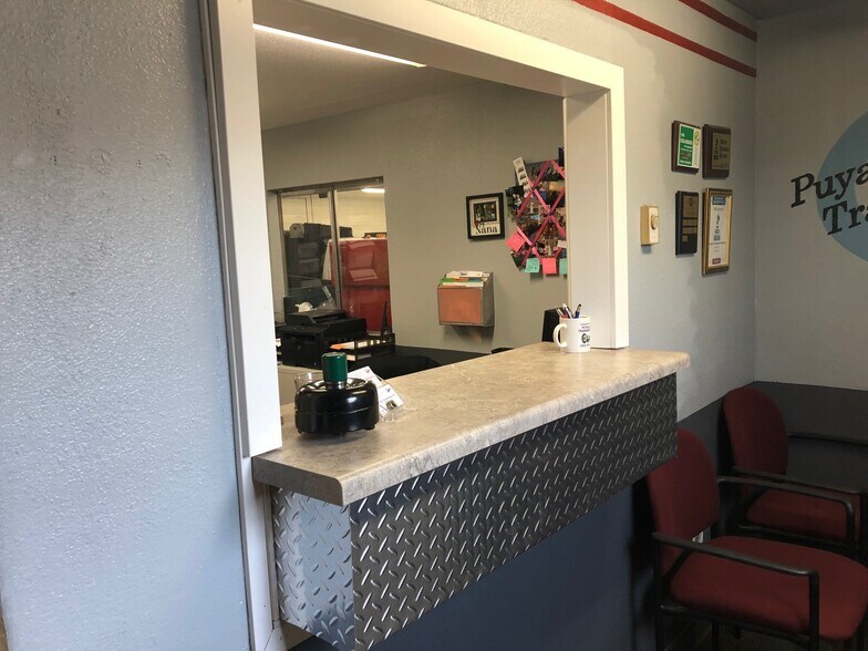 More Photos Of 629 E Pioneer Ave, Puyallup Auto Repair For Lease