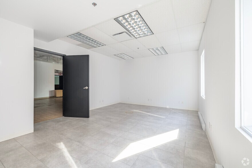 More Photos Of 7240 Rue Waverly, Montréal Loft Creative Space For Lease