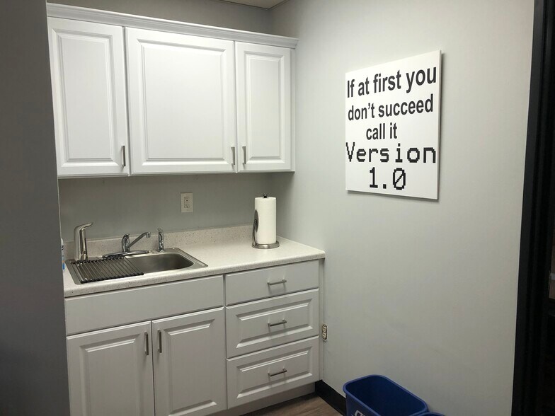 More Photos Of 271 US Highway 46, Fairfield Office For Lease