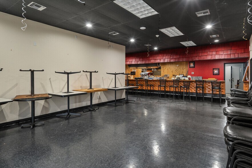 More Photos Of 299 E Gulf To Lake Hwy, Lecanto Storefront For Sale