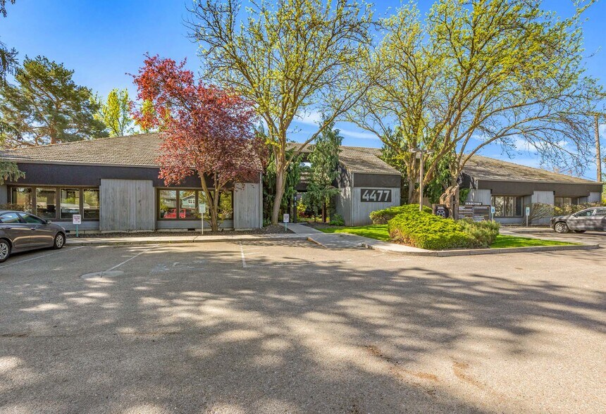 More Photos Of 4477 W Emerald St, Boise Office For Sale
