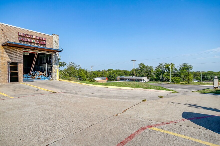 More Photos Of 1228 Ranger Hwy, Weatherford Freestanding For Sale