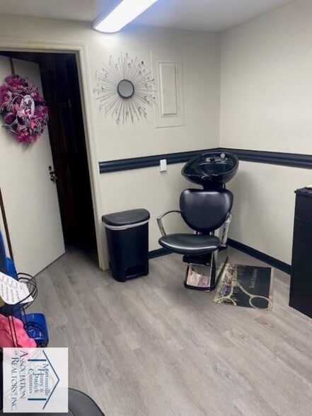 More Photos Of 20 E Main St, Martinsville Office For Sale