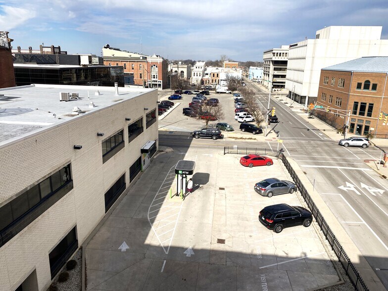 More Photos Of 115 Adams St, Muncie Office For Sale