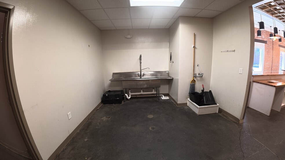 More Photos Of 119 E Poinsett St, Greer Storefront For Lease