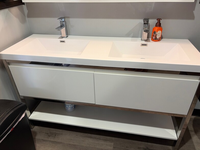 More Photos Of 16131 Whittier Blvd, Whittier Office For Lease