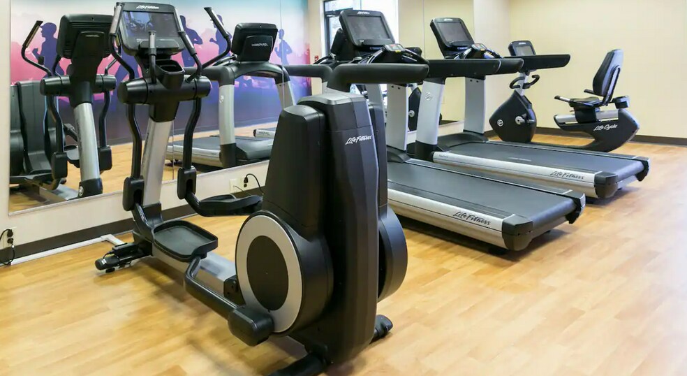 More Photos Of 650 Bakers Bridge Ave, Franklin Hotel For Sale