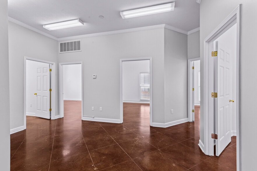 More Photos Of 403-C Towne Center Blvd, Ridgeland Office For Sale