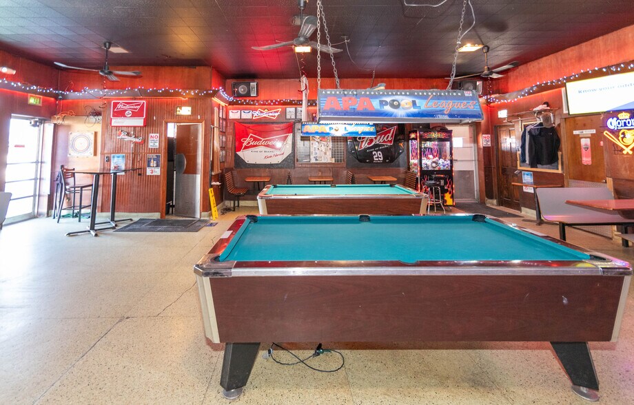 More Photos Of 2816 Old North Point Rd, Baltimore Bar For Sale