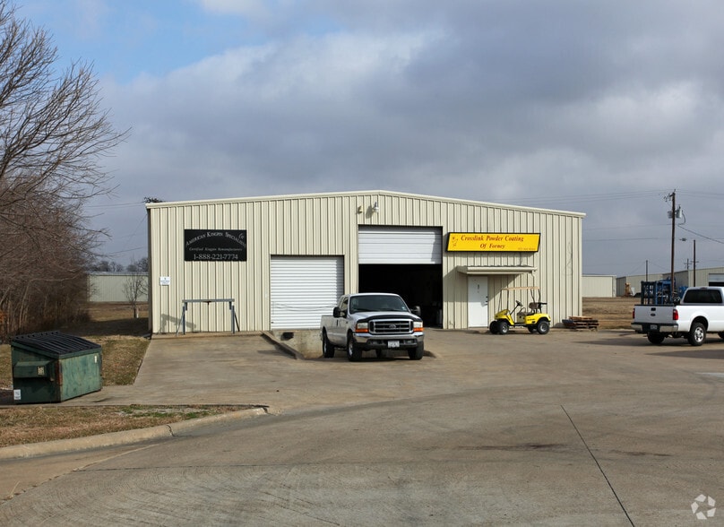 More Photos Of 5 Mustang Cir, Forney Warehouse For Lease