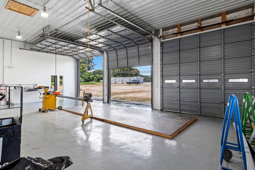 More Photos Of 1417 W Main St, Yadkinville Industrial For Sale