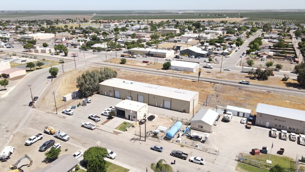 Primary Photo Of 21962 Railroad St, San Joaquin Warehouse For Sale
