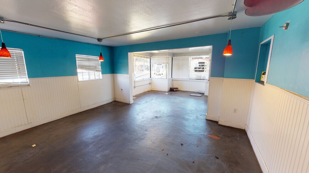 More Photos Of 5065 Riverside Dr, Chino Fast Food For Lease