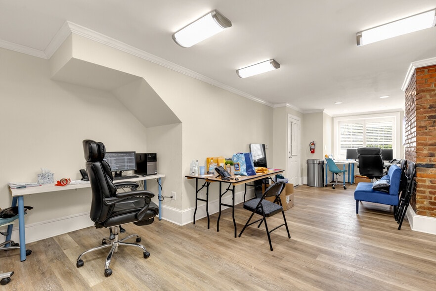 More Photos Of 305-307 Massachusetts NE ave, Washington Apartments For Sale