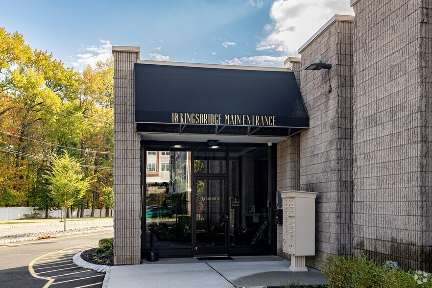 More Photos Of 10 Kingsbridge Rd, Fairfield Office For Lease