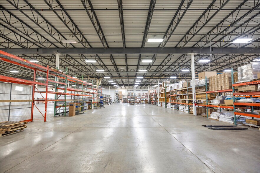 More Photos Of 610 Whitetail Blvd, River Falls Warehouse For Lease