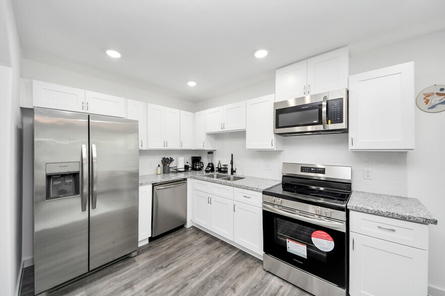 More Photos Of , Houston Multifamily For Sale