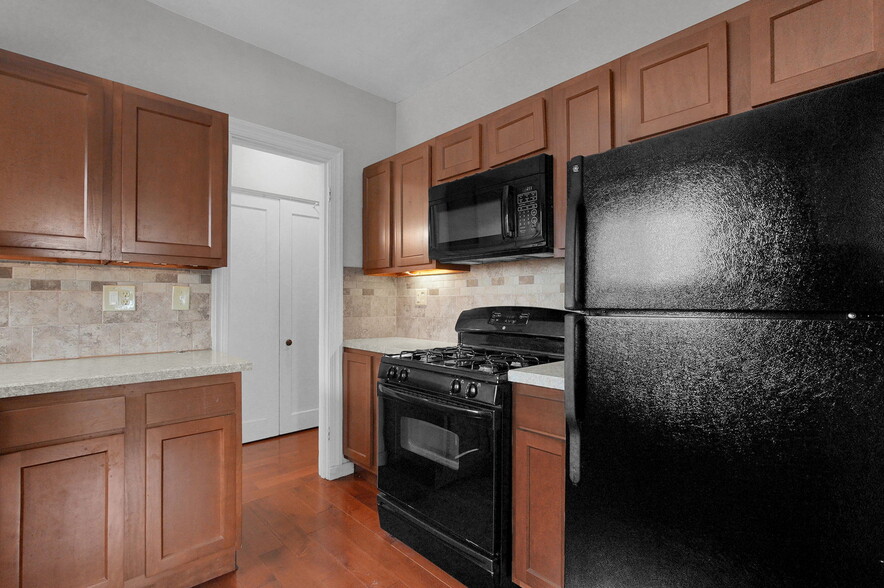 More Photos Of 2208 Arlington Ave, Columbus Apartments For Sale