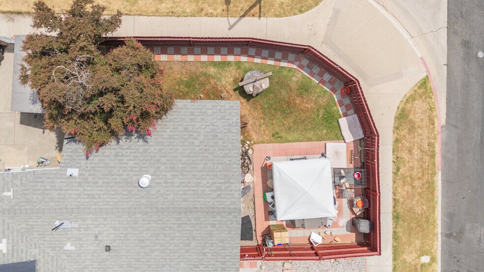 More Photos Of 6402 Graves Ave, Van Nuys Apartments For Sale